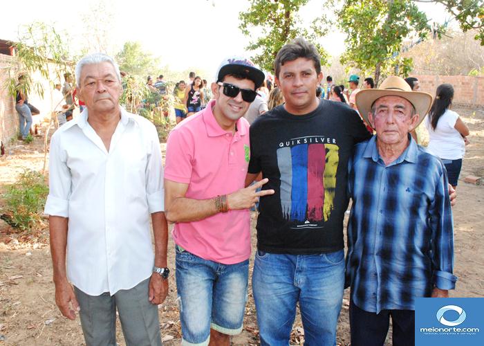 Vereador Fabiano Oliveira dá festa para amigos e correligionários  - Imagem 6