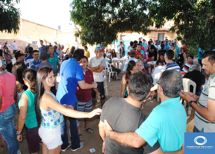 Vereador Fabiano Oliveira dá festa para amigos e correligionários  - Imagem 12