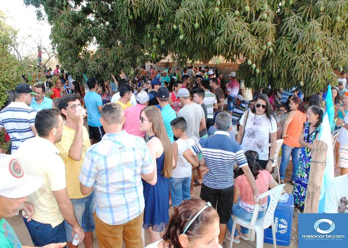 Vereador Fabiano Oliveira dá festa para amigos e correligionários  - Imagem 3