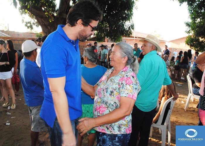 Vereador Fabiano Oliveira dá festa para amigos e correligionários  - Imagem 29