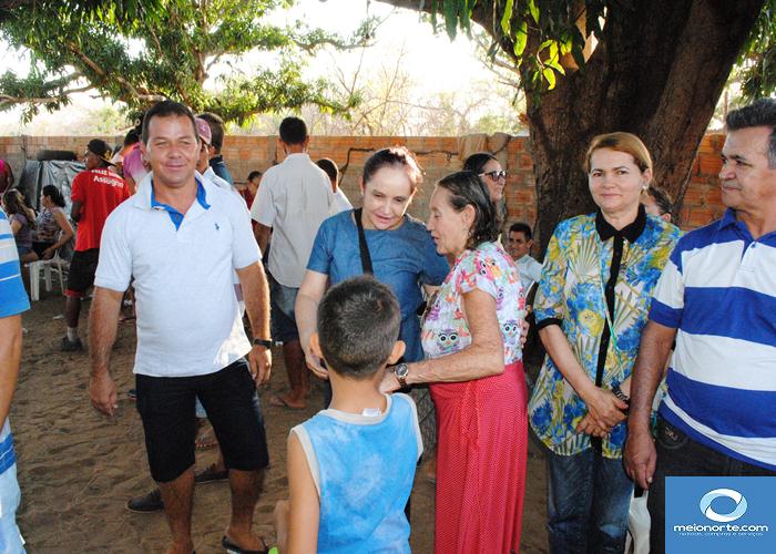 Vereador Fabiano Oliveira dá festa para amigos e correligionários  - Imagem 50