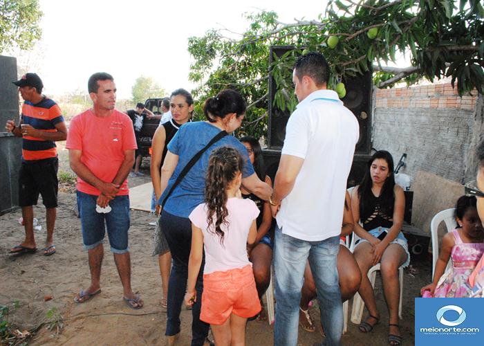 Vereador Fabiano Oliveira dá festa para amigos e correligionários  - Imagem 35