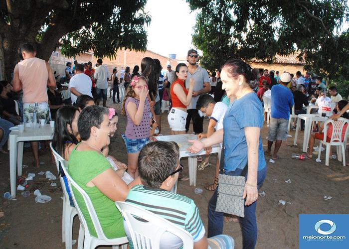 Vereador Fabiano Oliveira dá festa para amigos e correligionários  - Imagem 37