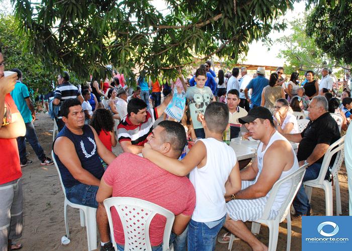Vereador Fabiano Oliveira dá festa para amigos e correligionários  - Imagem 49