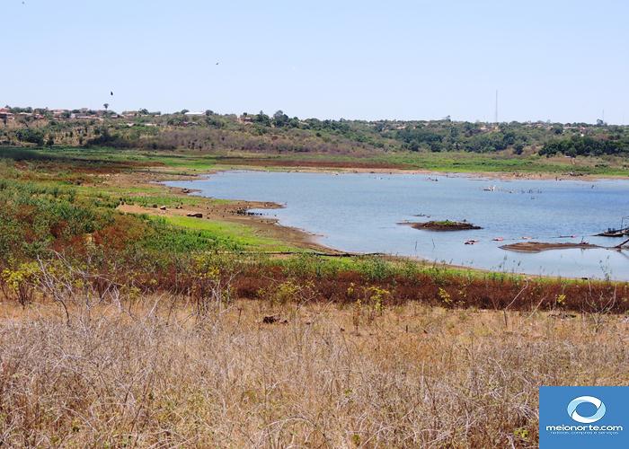 Açude quase seco, população terá que importar água? - Imagem 13