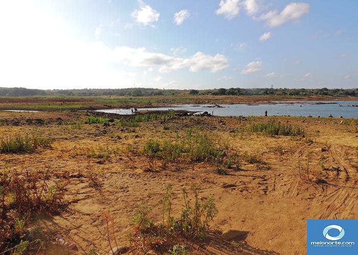 Açude Joana quase seco, população poderá recorrer ao Caldeirão      - Imagem 7
