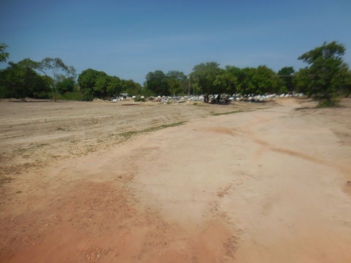 Prefeitura realiza limpeza de Cemitério para o Dia de Finados  - Imagem 2