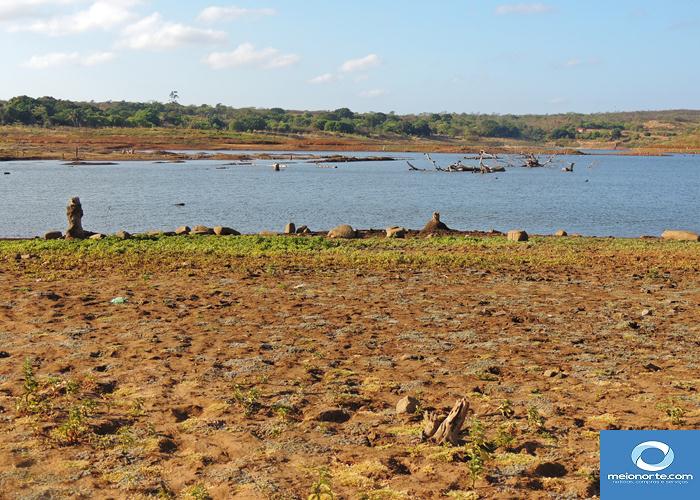 Açude Joana quase seco, população poderá recorrer ao Caldeirão      - Imagem 13