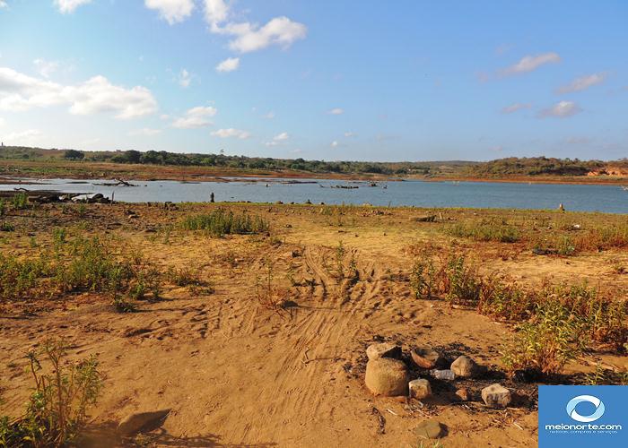 Açude Joana quase seco, população poderá recorrer ao Caldeirão      - Imagem 9