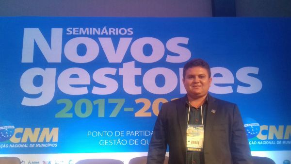 Prefeito eleito de Santo Inácio participa de seminário em Brasília  - Imagem 4