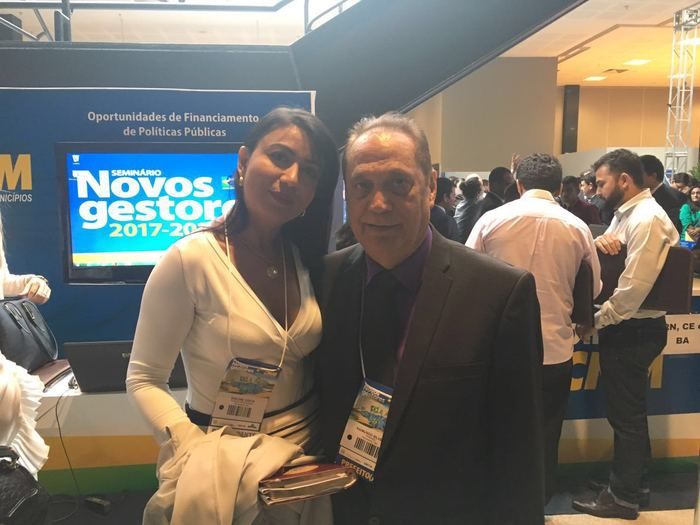 Prefeito eleito Raimundo Silveira e sua esposa futura Primeira Dama Girlene Soares (Crédito: Girlene Soares)