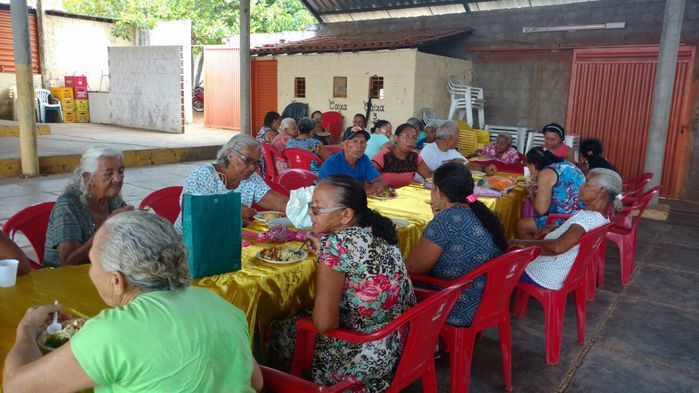 CRAS proporciona dia de lazer para idosos no Club Amarelinho - Imagem 16