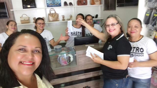 Em seu dia conselheiros tutelares realizam panfletagem - Imagem 1