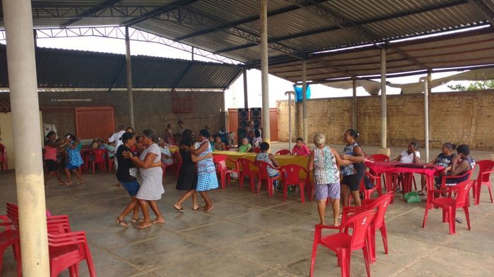 CRAS proporciona dia de lazer para idosos no Club Amarelinho - Imagem 28