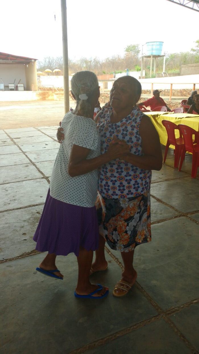 CRAS proporciona dia de lazer para idosos no Club Amarelinho - Imagem 4