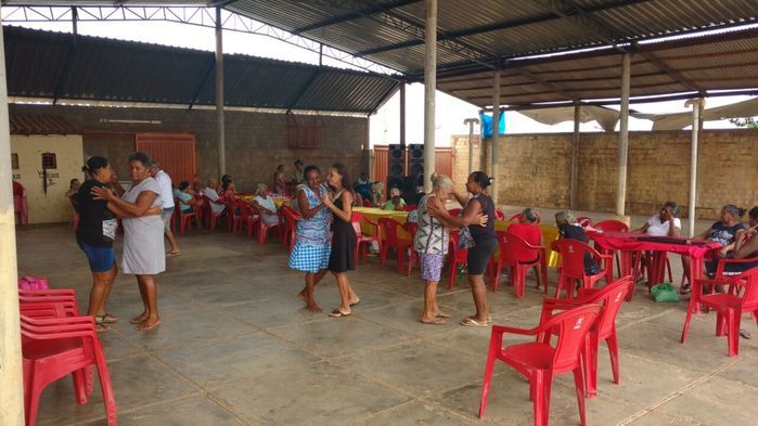 CRAS proporciona dia de lazer para idosos no Club Amarelinho - Imagem 26