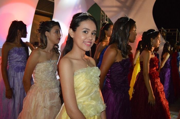 Prefeitura realiza com sucesso a VIII edição Baile Debutantes. - Imagem 18