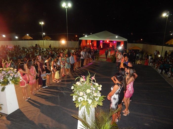 Prefeitura realiza com sucesso a VIII edição Baile Debutantes. - Imagem 45