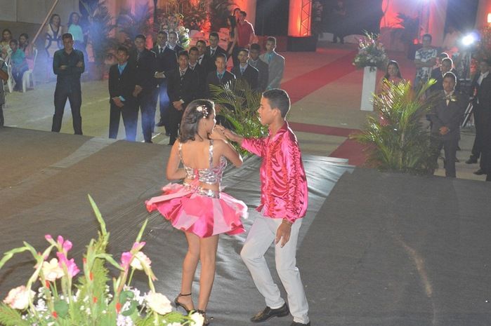 Prefeitura realiza com sucesso a VIII edição Baile Debutantes. - Imagem 21