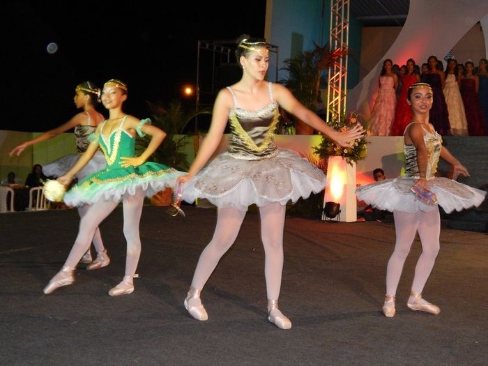 Prefeitura realiza com sucesso a VIII edição Baile Debutantes. - Imagem 31