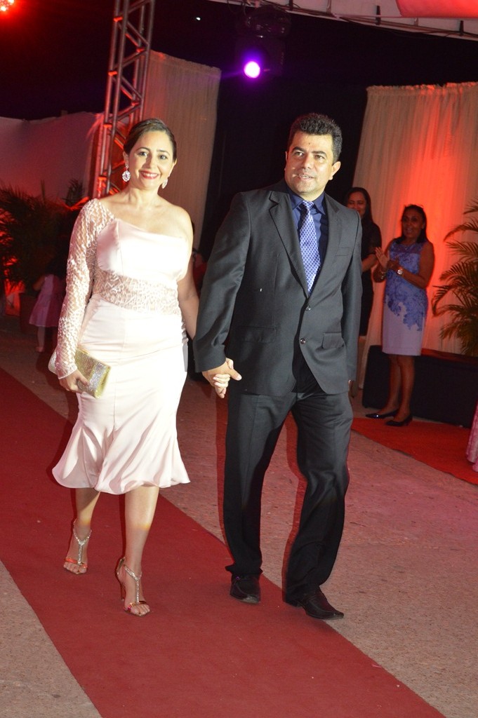 Prefeitura realiza com sucesso a VIII edição Baile Debutantes. - Imagem 7