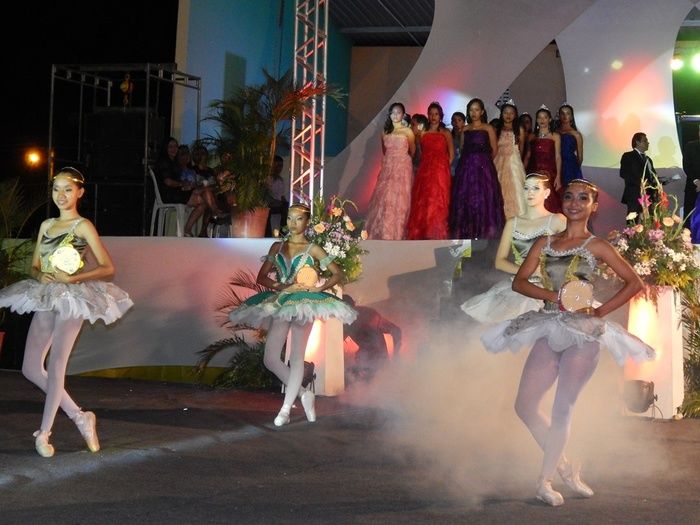 Prefeitura realiza com sucesso a VIII edição Baile Debutantes. - Imagem 28