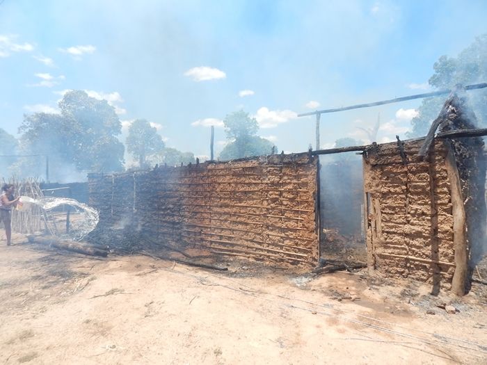 Incêndio destrói casas na cidade de Porto - Imagem 1