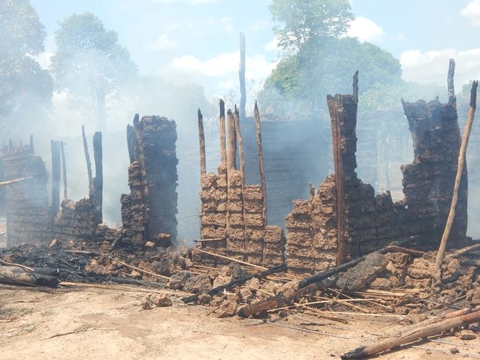 Incêndio destrói casas na cidade de Porto - Imagem 8