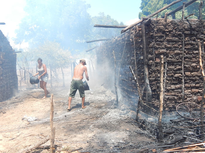 Incêndio destrói casas na cidade de Porto - Imagem 2
