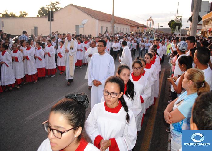 Procissão da festa da Imaculada Conceição reúne uma multidão - Imagem 19
