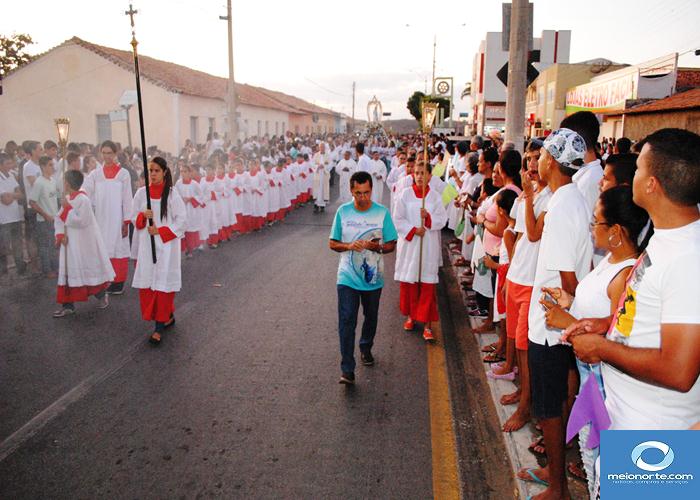 Procissão da festa da Imaculada Conceição reúne uma multidão - Imagem 18