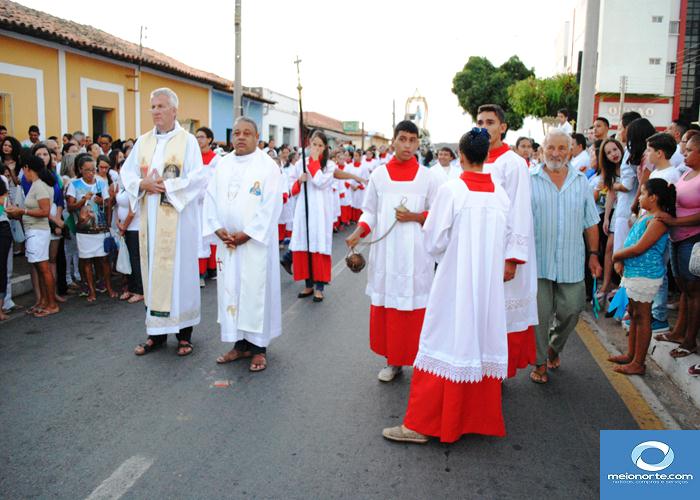 Procissão da festa da Imaculada Conceição reúne uma multidão - Imagem 4