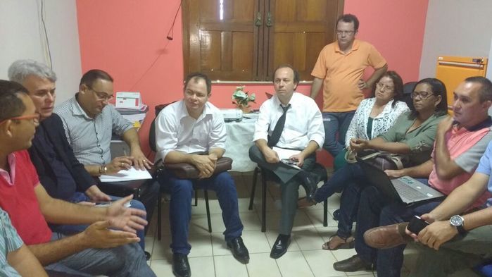 Reunião bastante produtiva, com duração de 4 horas (Crédito: Edilene Lima)