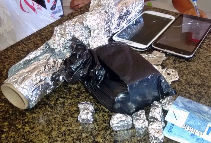 Casal é preso pela PM de Parnaíba com maconha e dinheiro trocado - Imagem 2