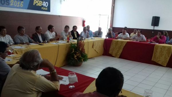 Prefeito eleito de Santo Inácio participa de encontro do PSB - Imagem 1