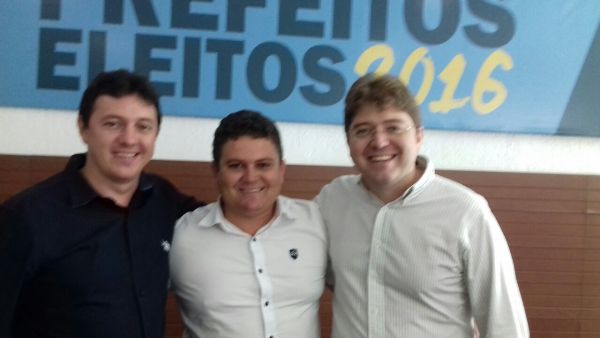 Prefeito eleito de Santo Inácio participa de encontro do PSB - Imagem 3