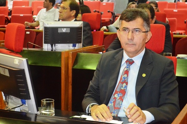 Aluísio Martins pede instalação de placas nas entradas de cidades - Imagem 1