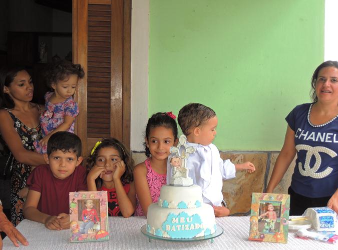 Luis Antônio: Registro do almoço após o batizado na casa dos avós  - Imagem 12