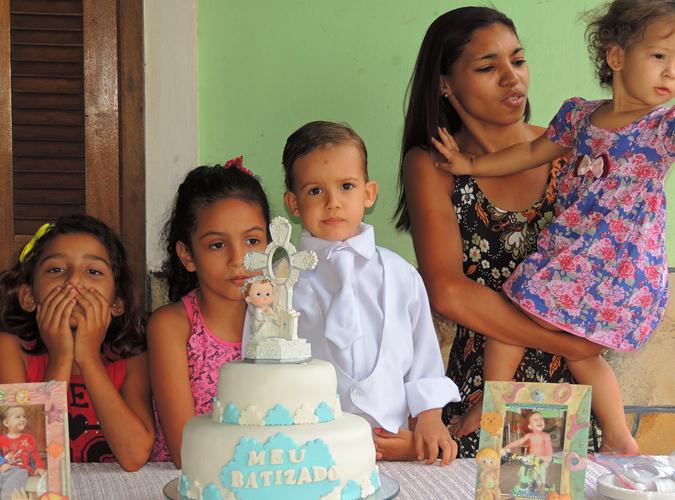 Luis Antônio: Registro do almoço após o batizado na casa dos avós  - Imagem 19