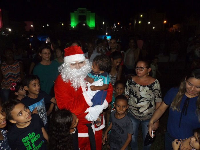 Festividades natalinas são oficialmente abertas em Oeiras - Imagem 18