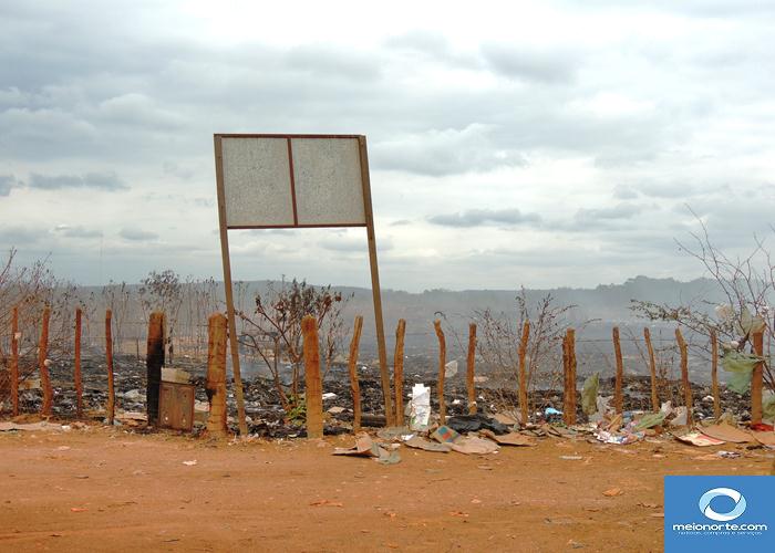 Fumaça tóxica do lixão prejudica saúde da população   - Imagem 28
