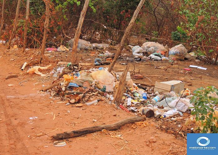 Fumaça tóxica do lixão prejudica saúde da população   - Imagem 4