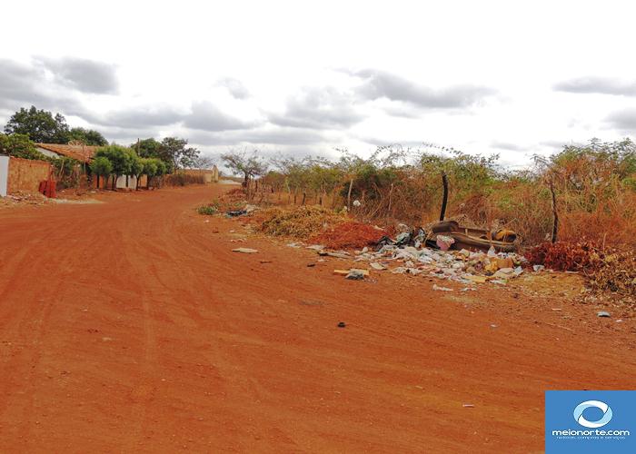 Fumaça tóxica do lixão prejudica saúde da população   - Imagem 2