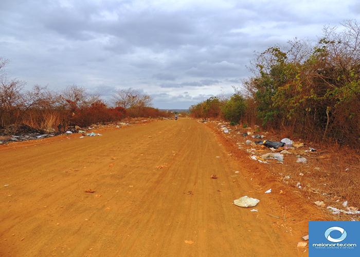 Fumaça tóxica do lixão prejudica saúde da população   - Imagem 32