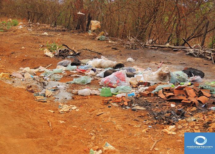 Fumaça tóxica do lixão prejudica saúde da população   - Imagem 8