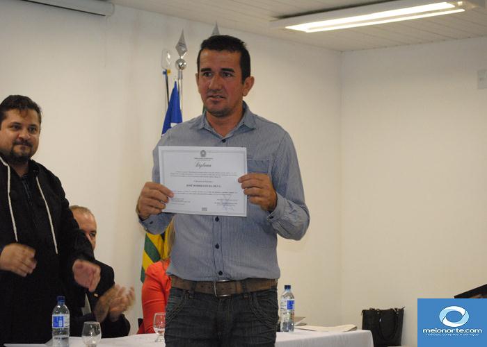 Prefeito, Vice, vereadores eleitos e suplentes são diplomados   - Imagem 11