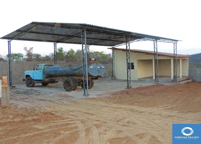 Aluga-se prédio para montagem de empresa e terreno murado - Imagem 8