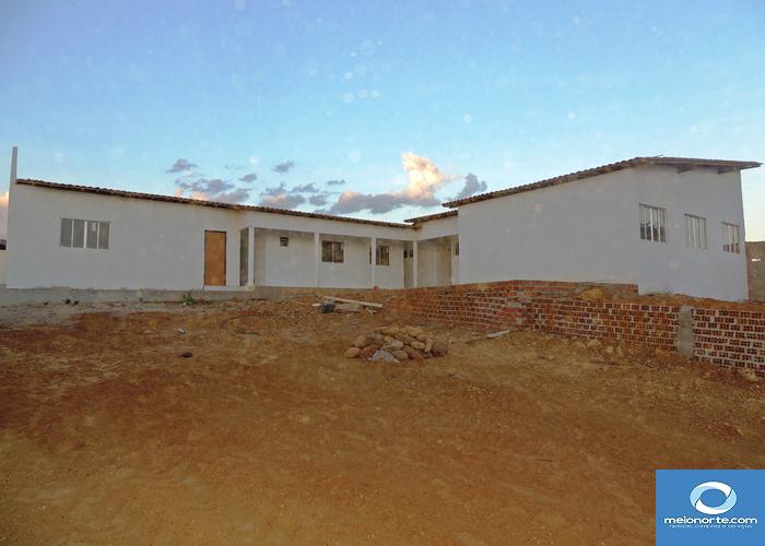 Aluga-se prédio para montagem de empresa e terreno murado - Imagem 9