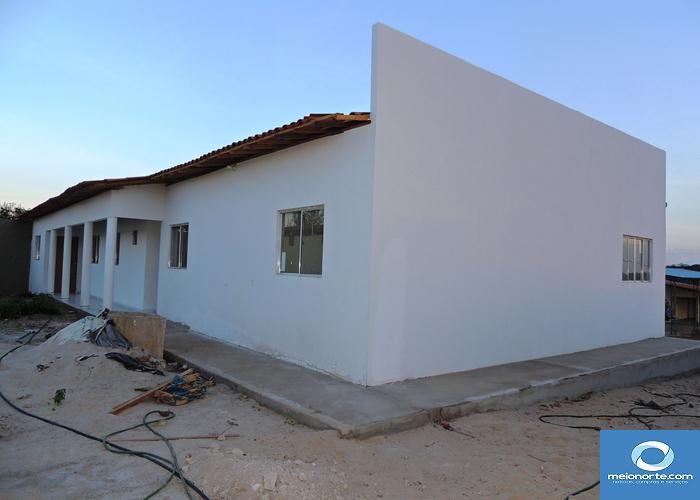 Aluga-se prédio para montagem de empresa e terreno murado - Imagem 2