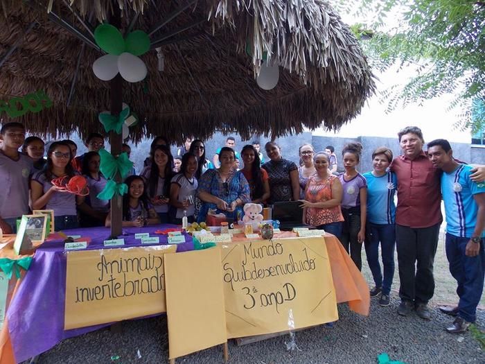 Escola realiza I Feira de Geografia e Biologia - Imagem 9